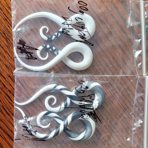 00g plugs (priced together) - Picture 5 of 5